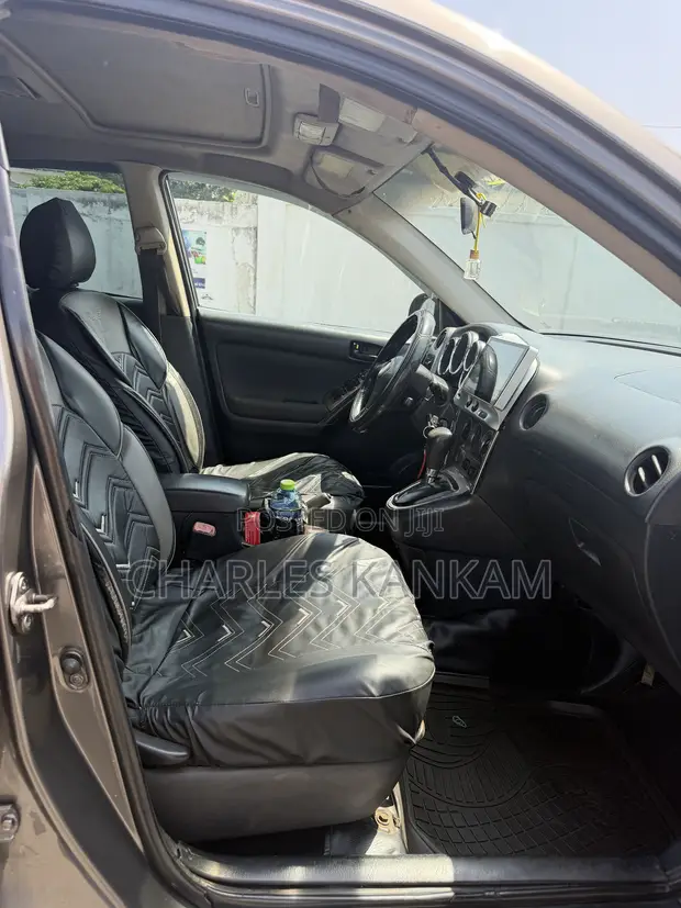 Pontiac Vibe 2008 Gray - 1