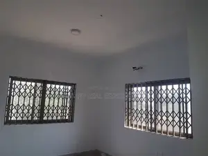 2 Bedroom Apartment for Rent in Mallam Junction
