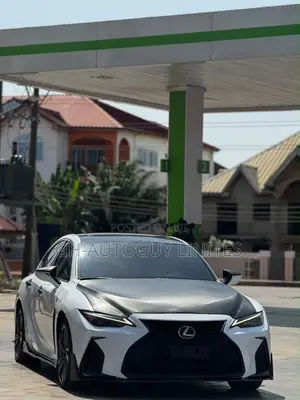 Lexus IS 300 2022