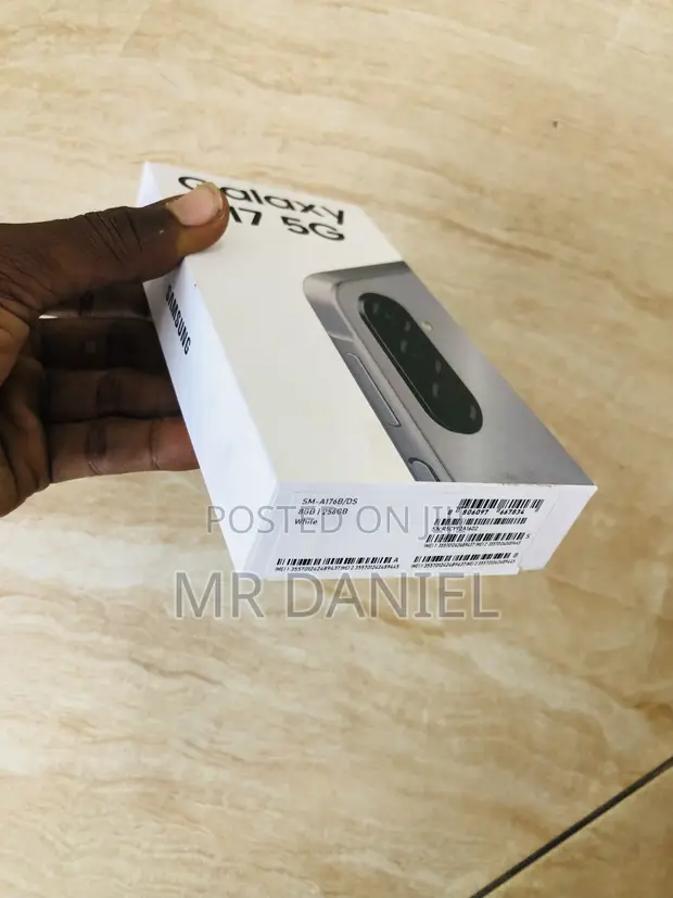 New Samsung Galaxy A17 5G 256GB Silver - 1