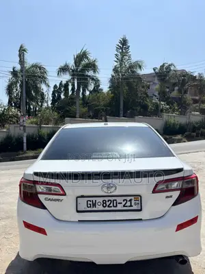 2014 Toyota Camry SE Sport Sedan