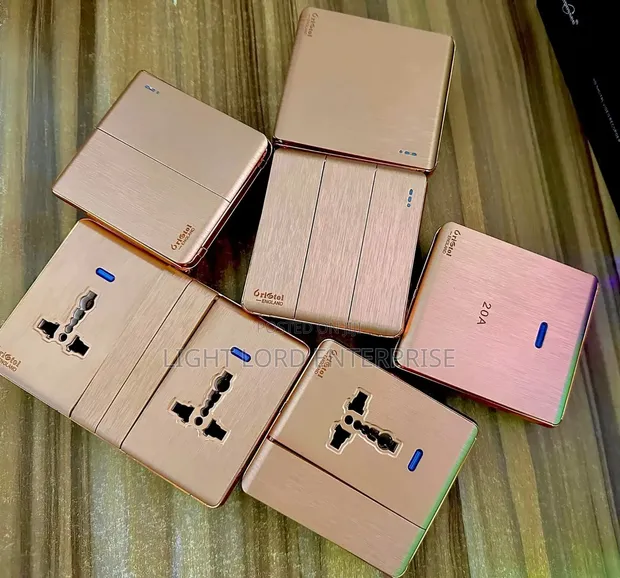 Yellow Gold / Vanta Black Socket and Switches - 1