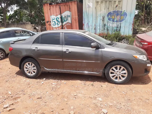 Toyota Corolla 2013 Gray - 1