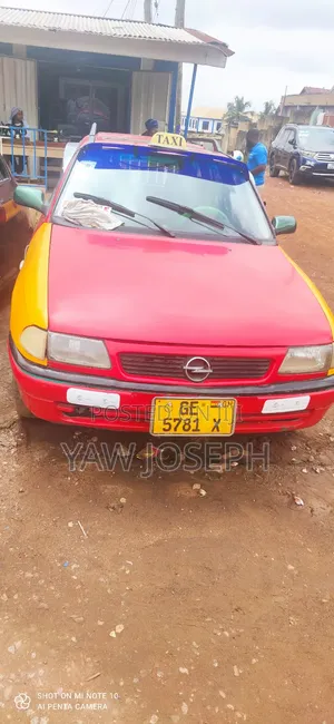 Opel Astra Caravan 1996 Red