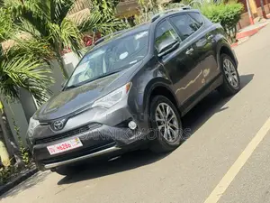 2018 Toyota RAV4 Limited AWD SUV