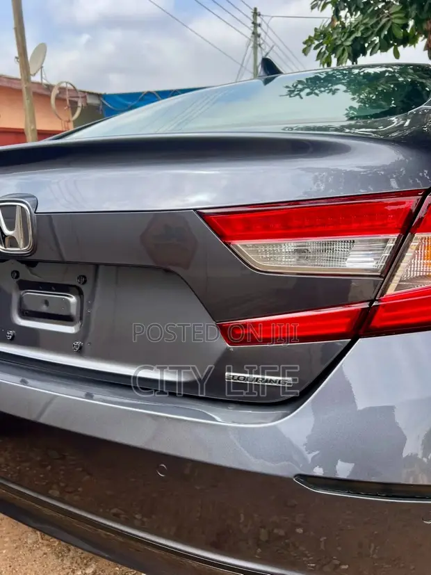 Honda Accord Touring 2.0T 2018 Black - 1