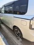 Toyota Voxy V 2WD 8-Seater 2010 Silver - 2