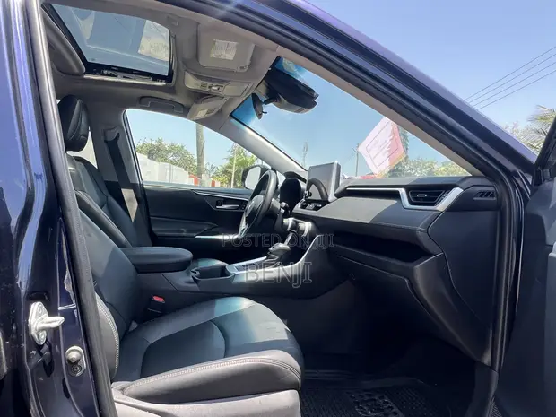Toyota RAV4 2023 - 1