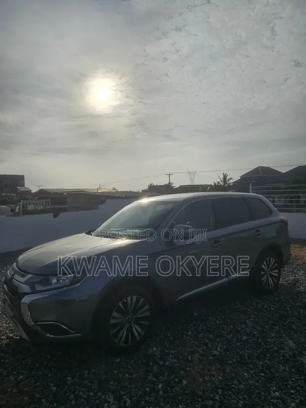2019 Mitsubishi Outlander SE FWD Gray - 1