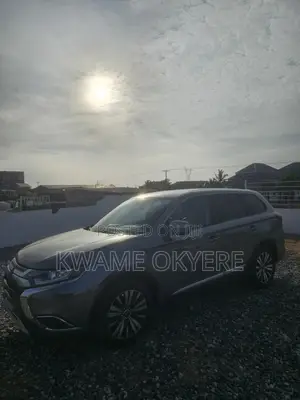 2019 Mitsubishi Outlander SE FWD Gray