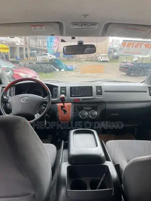 Toyota Grand HiAce G 3.0 Diesel Turbo 4WD 8-Seater 2001