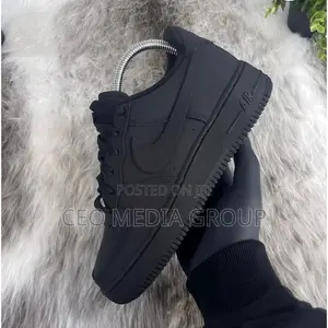 Original Air Force 1 Black - Size 43