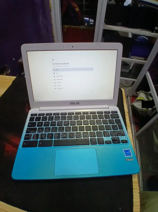 Asus Chromebook C201PA 4GB RAM, 32GB SSD - 1
