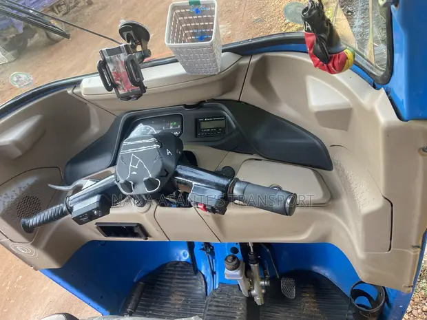 Bajaj RE 2026 Blue Three-Wheeler - 1