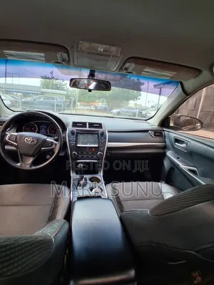 2015 Toyota Camry SE Sedan