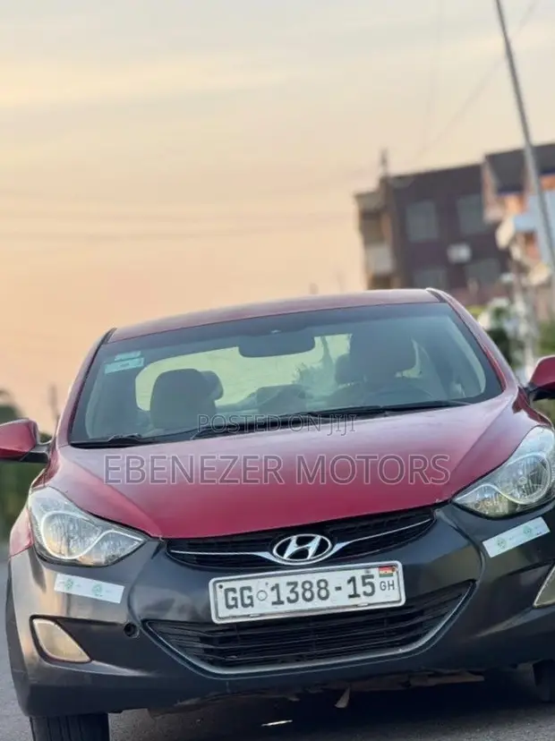 Hyundai Elantra 2012 Red - 1