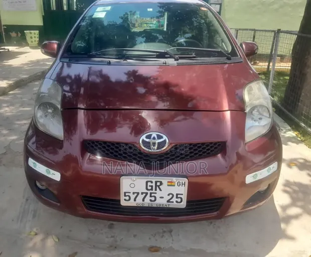 Toyota Vitz 2010 Brown - 1