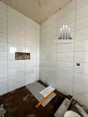6-Bedroom Luxury House with Pool in East Legon