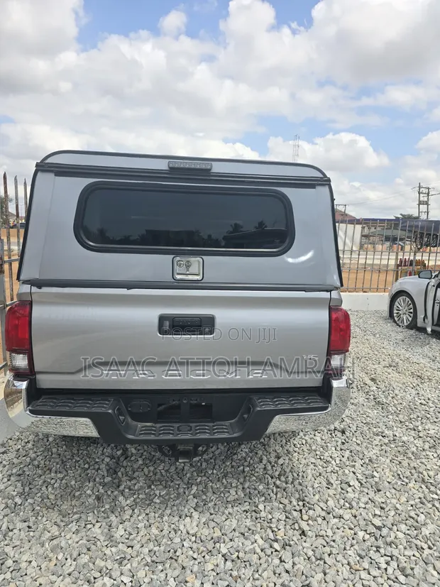 Toyota Tacoma TRD Off Road 2022 Silver - 1