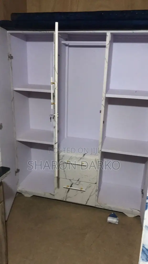 Quality Made 3-Door Wardrobe - 1