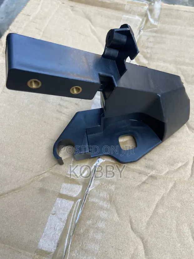 Mercedes-Benz C300 W205 Headlight Seat/Bracket (2015-2021) - 1