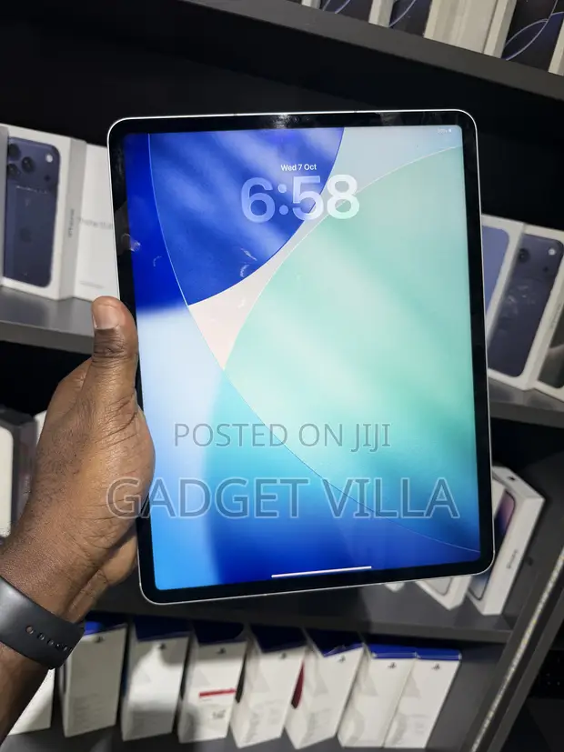 Apple iPad Pro 12.9 (2022) 128GB Silver - 1