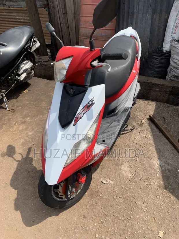 SYM Jet 125 Scooter - Red - 1