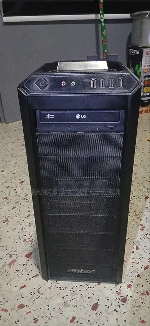 Asus Desktop Computer: Intel Core i7, 8GB RAM, 500GB Storage