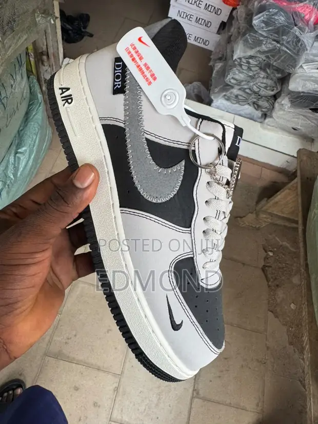 Authentic Sneakers Hub - 1