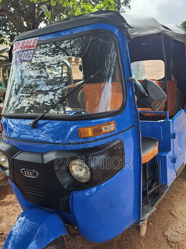 Bajaj RE 2025 Blue Three-Wheeler - 1