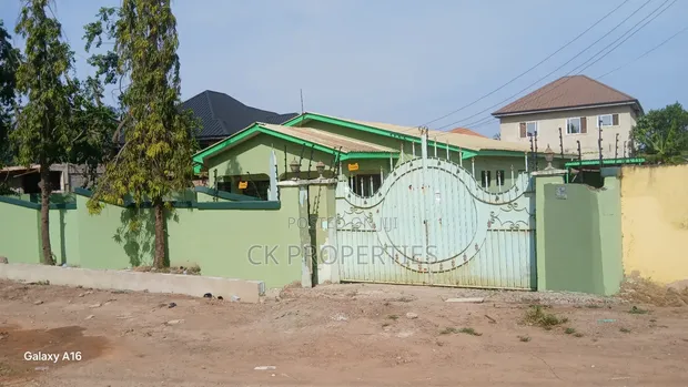 4 Bedroom House for Rent in Pillar 2, Dome - 1