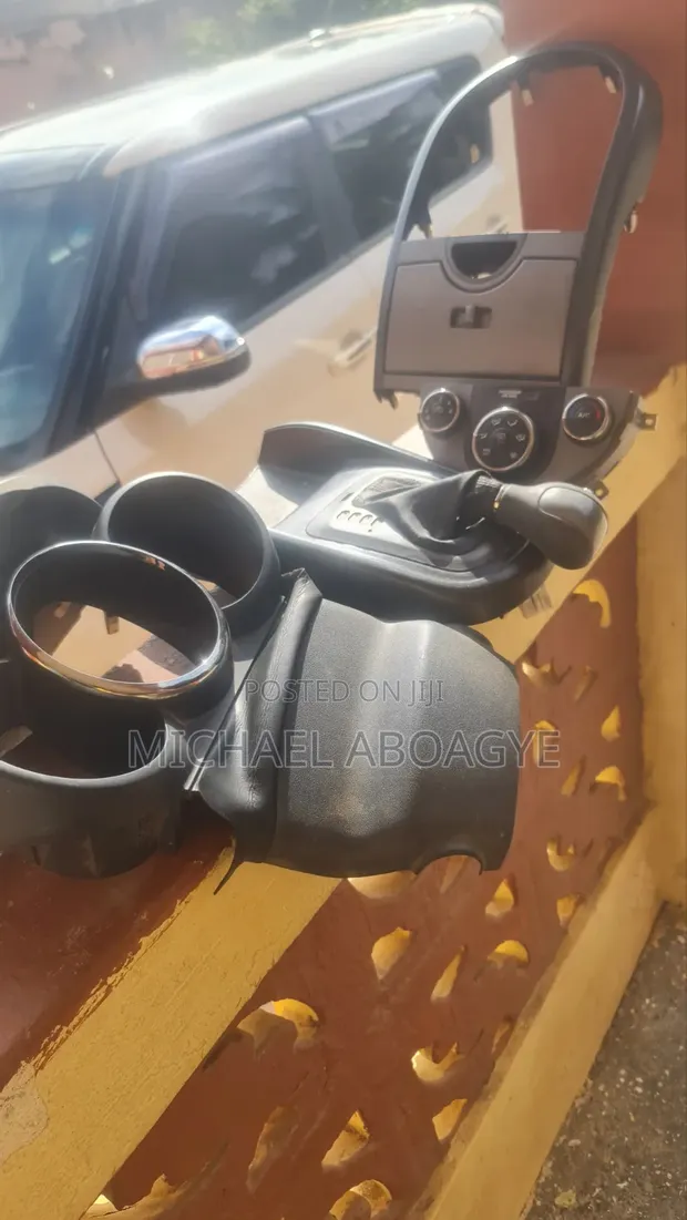 Kia Soul Dashboard Console (2010/2011) - 1