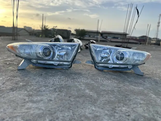 Toyota Highlander 2010-12 Headlight Pair - 1