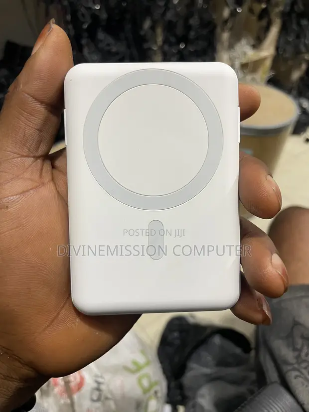 Yiisonger Wireless Power Bank 10,000 mAh - 1
