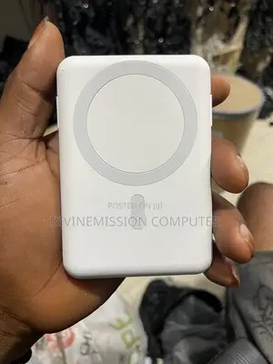 Yiisonger Wireless Power Bank 10,000 mAh