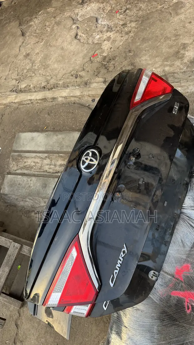 Toyota Camry Boot/Tailgate (2015-2017) - 1