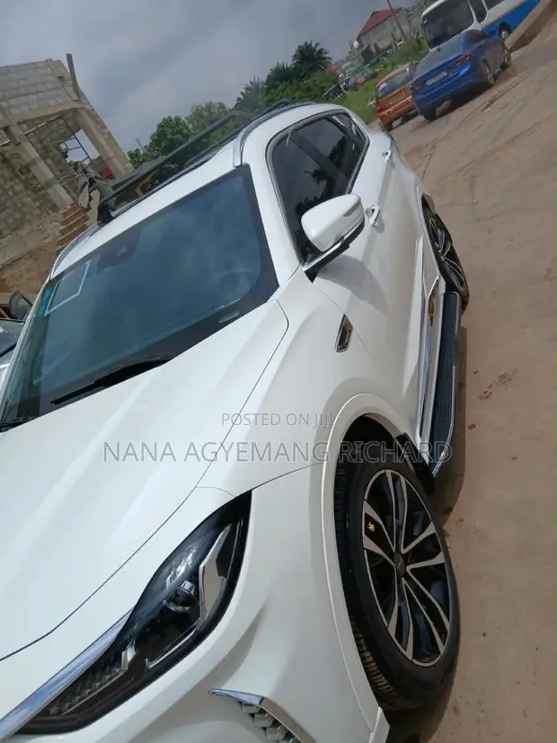 Jetour X70 Plus 2021 White - 1