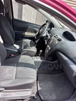 Toyota Yaris 2009 Red