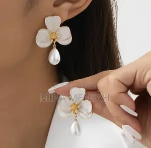 Ladies Fashionable Earrings