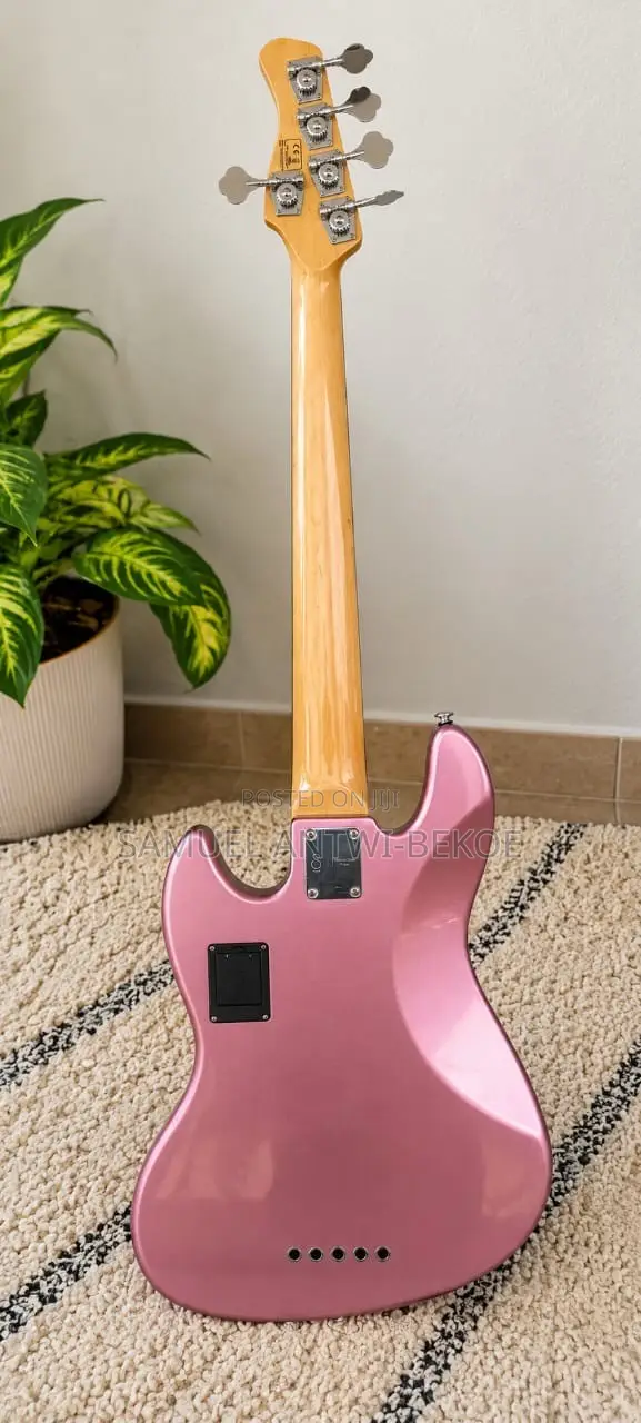 Sire Marcus Miller V7 2nd Gen 5-String Bass Guitar - 1