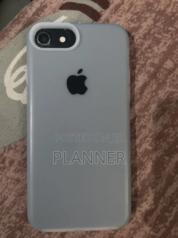 Apple iPhone 7 32GB Black - 1