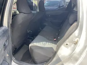 Toyota Yaris 2012 Silver