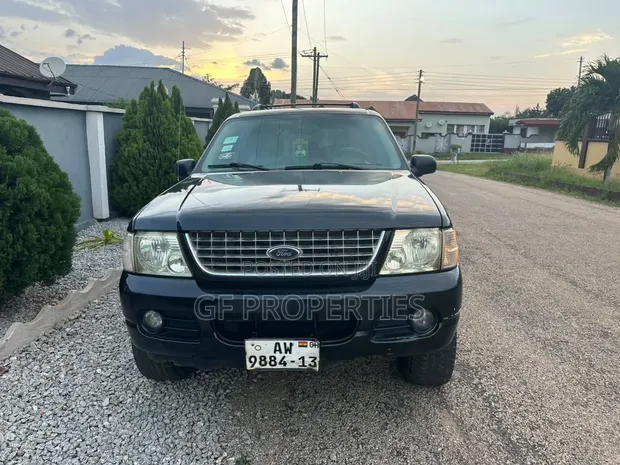 Ford Explorer XLT 2005 Black - 1