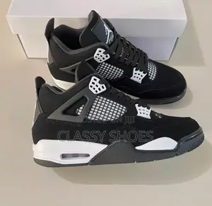 Jordan 4 Retro Sneakers