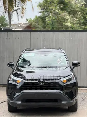 Toyota RAV4 XLE AWD 2023 Black