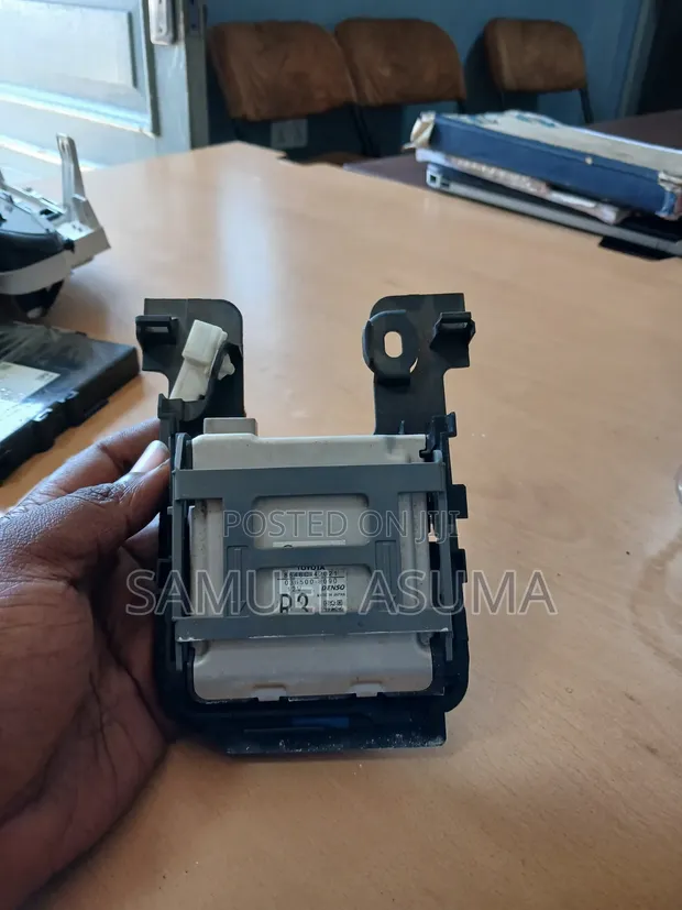 Toyota RAV4 Windshield Camera - 1