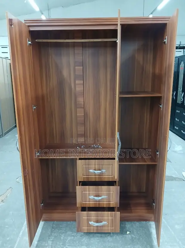 Quality 3 Door Wardrobe - 1
