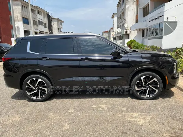 2022 Mitsubishi Outlander SEL - 1