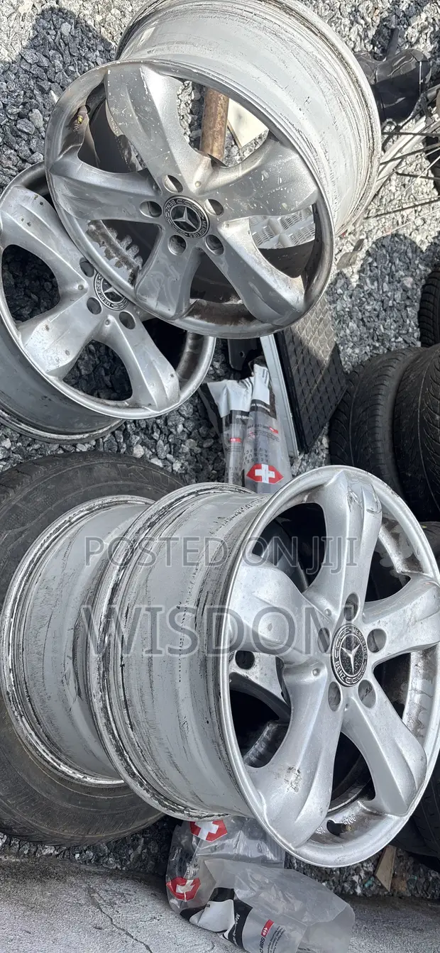 Mercedes-Benz 17-Inch Rim - 1