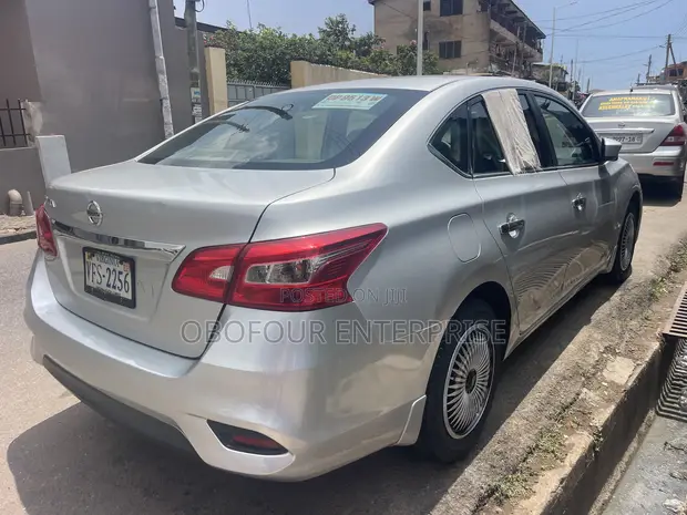 Nissan Sentra SV 2017 Silver - 1